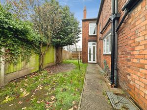 Photo 7- click for photo gallery